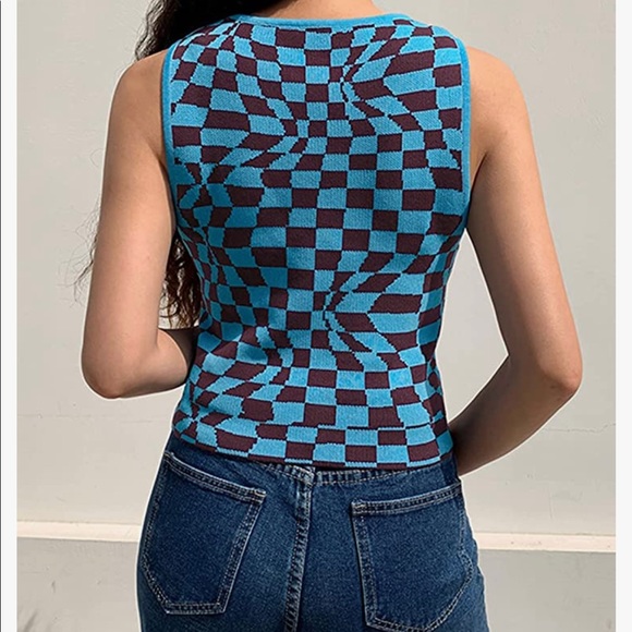 NWT Retro Geometric Tank - Picture 3 of 5